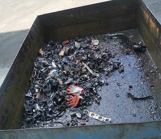 废金属和废弃汽车部件破碎